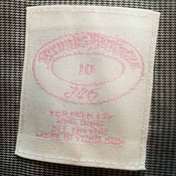 Like new! Brook Brothers button-down shirt - Picture 2 of 10